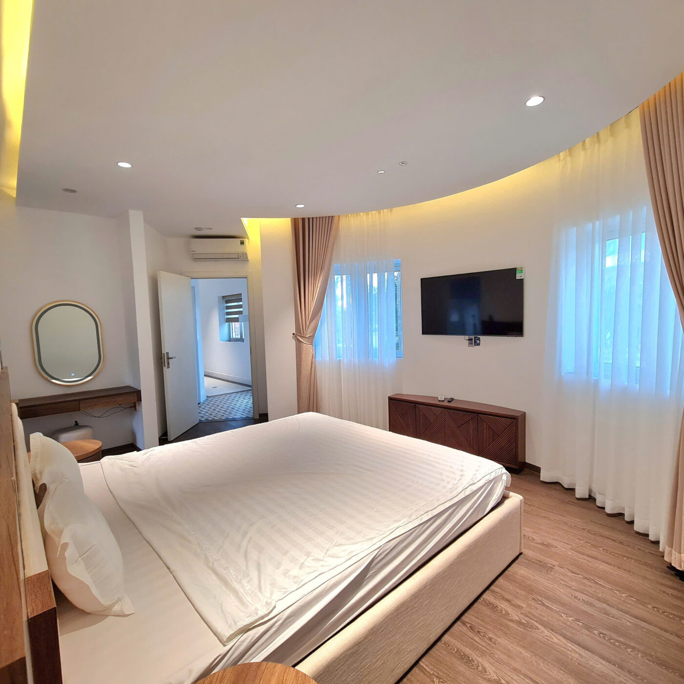 Hoa Tiên Travel || Du Lịch Khắp Muôn Nơi!